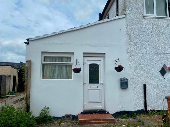 Studio To Rent In Robin Hood Road, Brentwood, CM15