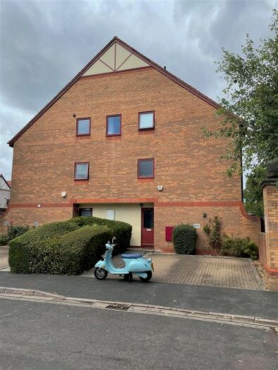2 Bedroom Maisonette To Rent In Gefle Close, Bristol, BS1