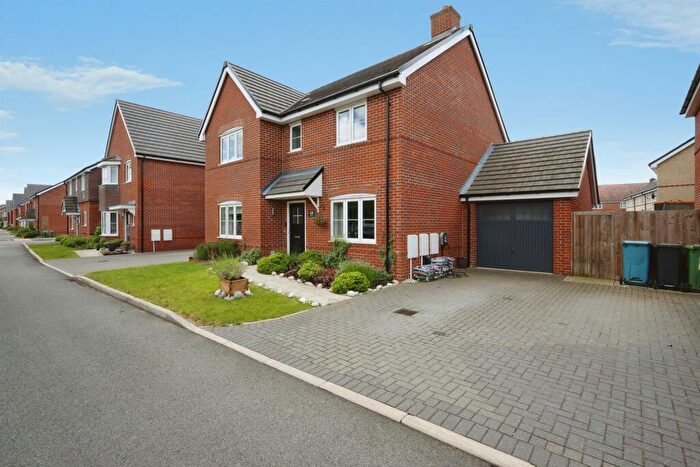 4 Bedroom Detached House For Sale In Wickfields, Longwick, Princes Risborough, HP27