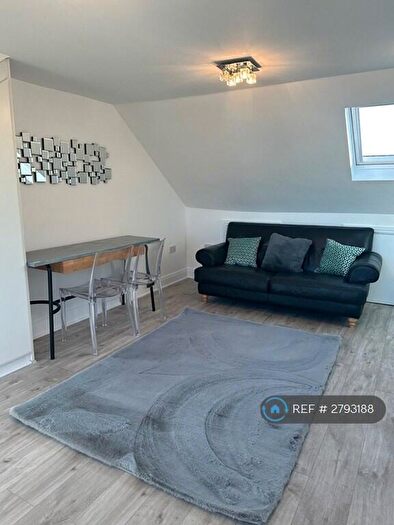 3 Bedroom Flat To Rent In Sussex Rd, Harrow, HA1