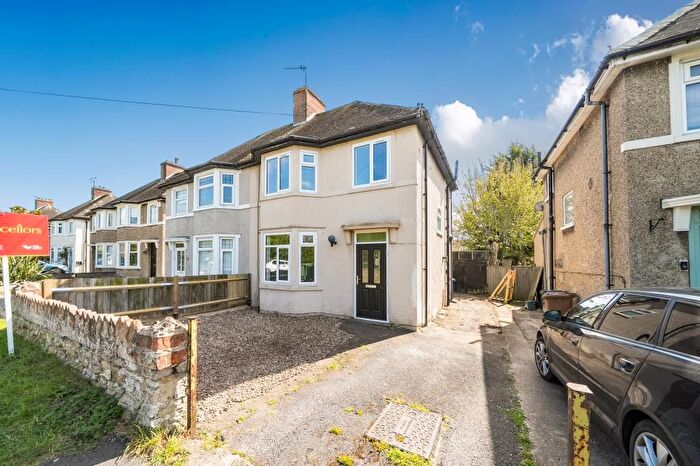 3 Bedroom Semi Detached House For Sale In Hollow Way, East Oxford, OX4