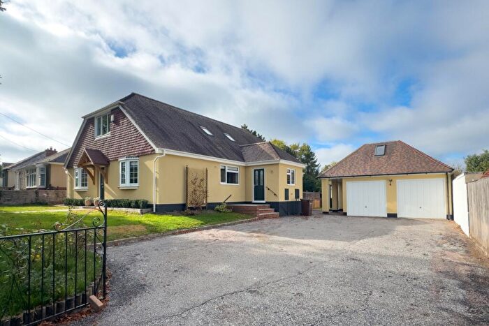 5 Bedroom Detached House For Sale In Salisbury Road, Alresford, Hampshire, SO24
