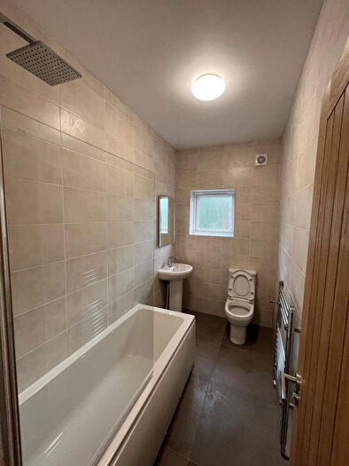 2 Bedroom Terraced House To Rent In Student - Bed Modernised House, Rafdford Boulevard, NG7