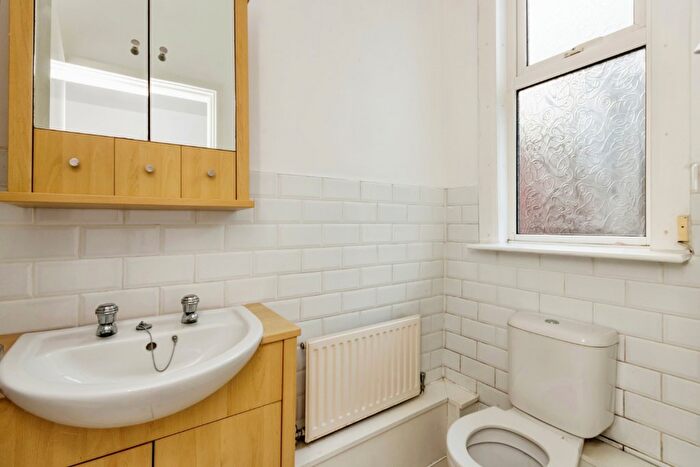 2 Bedroom Apartment To Rent In Villa Road, NG3