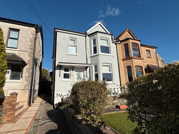 3 Bedroom Property To Rent In Pentre Road, Swansea, SA4