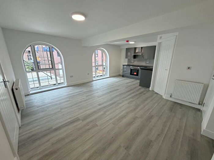 1 Bedroom House To Rent In Rochdale Road, Shaw, OL2