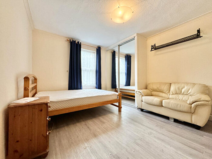 1 Bedroom Flat To Rent In Eade Road, Finsbury Park, N4