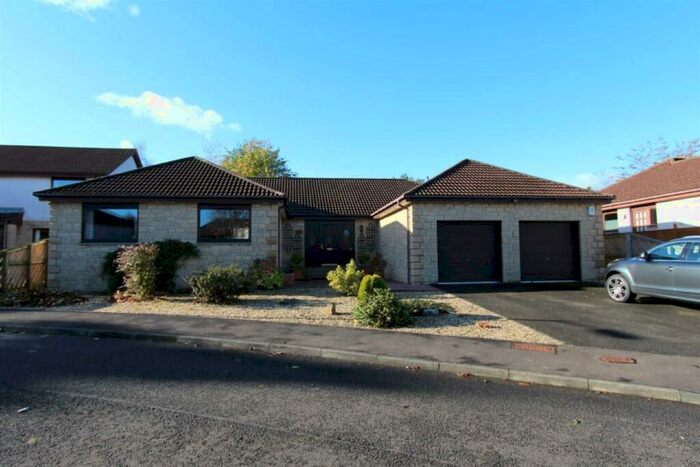 4 Bedroom Detached Bungalow To Rent In Bellhouse Road, Aberdour, KY3