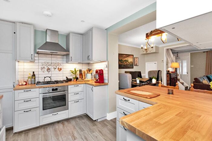 2 Bedroom Terraced House For Sale In Kingslea, Leatherhead, KT22