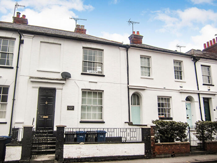 2 Bedroom Apartment To Rent In East Street, Farnham, Surrey, GU9