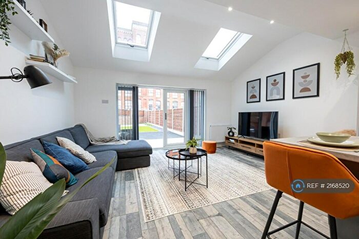 4 Bedroom End Of Terrace House To Rent In Stanbury Walk, Manchester, M40