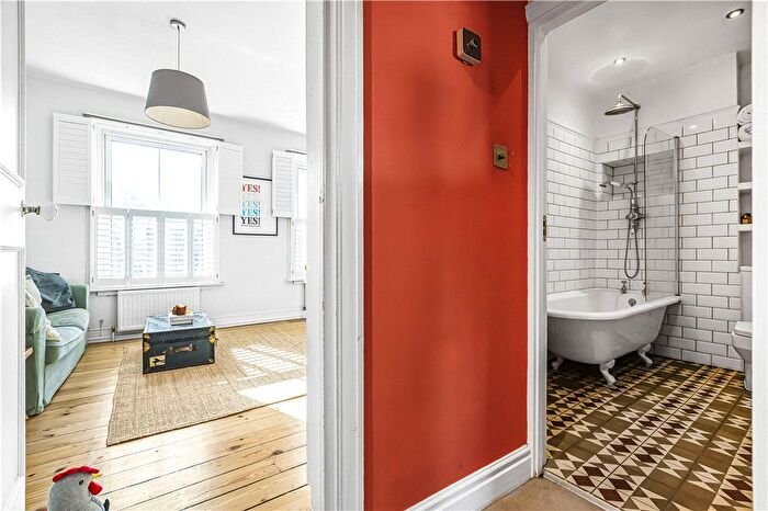 1 Bedroom Flat For Sale In Graham Road, London, E8