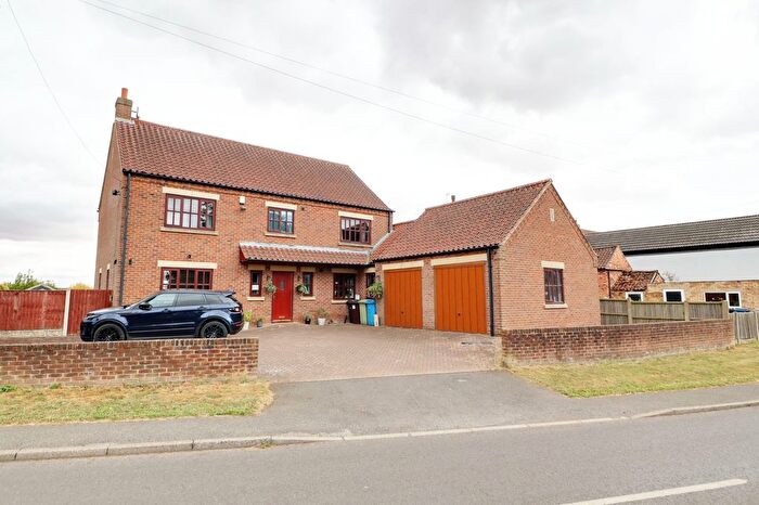 4 Bedroom Detached House For Sale In Main Street, West Stockwith, DN10