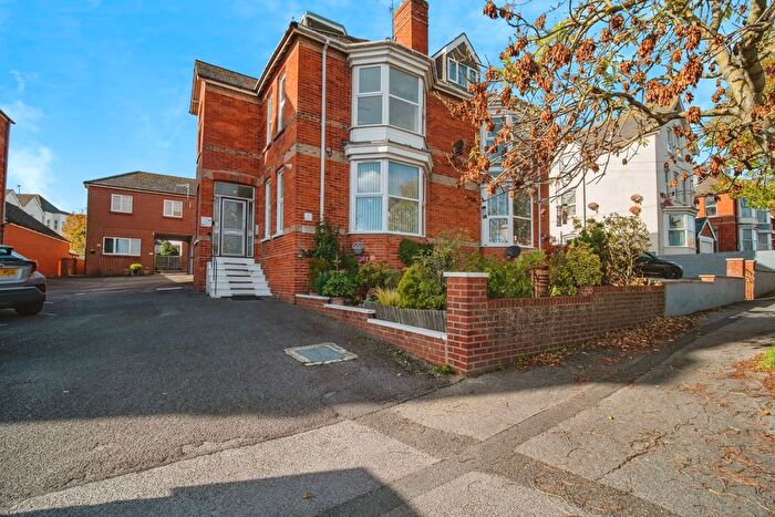 2 Bedroom Flat For Sale In Kirtleton Avenue, Weymouth, Dorset, DT4