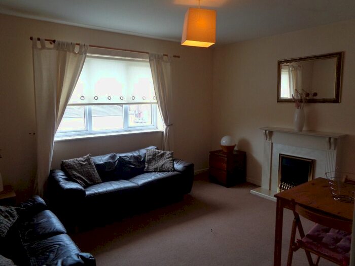 2 Bedroom Flat To Rent In West Street, Paisley, Renfrewshire, PA1