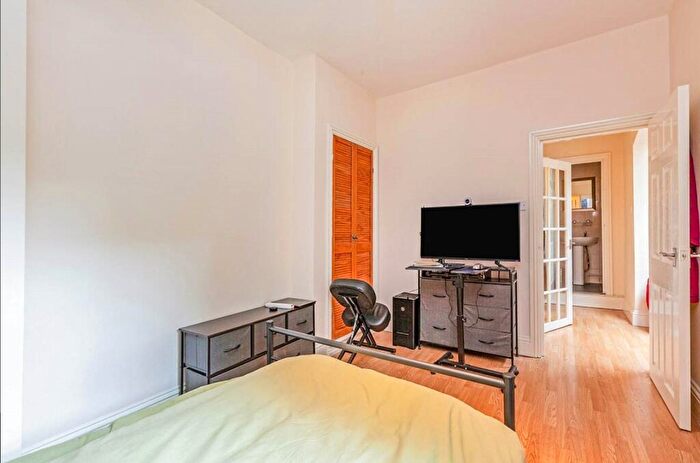 Property To Rent In New Cross Road, London, SE14