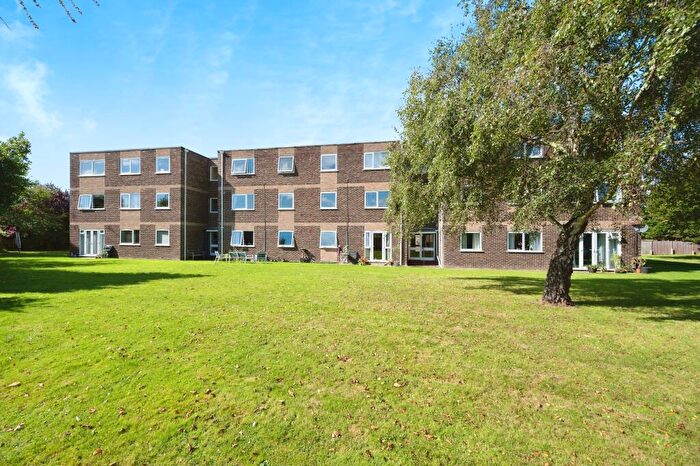 2 Bedroom Flat For Sale In Rails Lane, Hayling Island, Hampshire, PO11