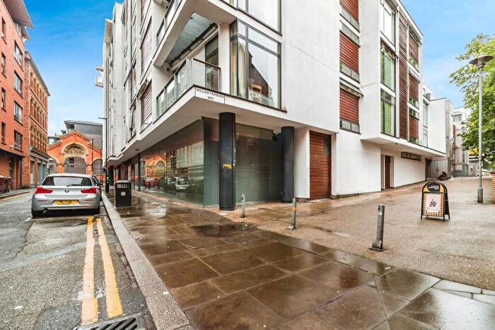 2 Bedroom Apartment For Sale In William Fairburn Way, Manchester, M4