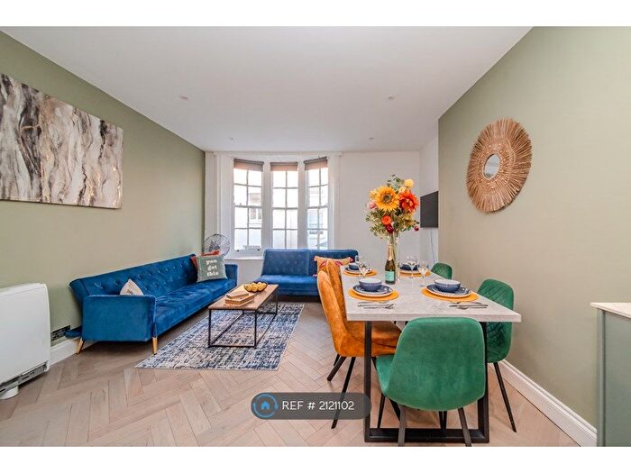 3 Bedroom Flat To Rent In St. James's Street, Brighton, BN2
