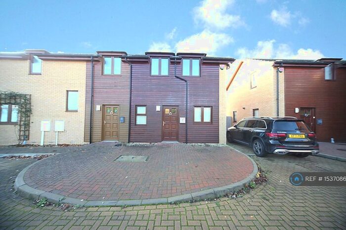 3 Bedroom Semi-Detached House To Rent In Witham Court, Bletchley, Milton Keynes, MK3
