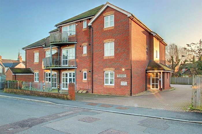 1 Bedroom Flat For Sale In Ackender Road, Alton, Hampshire, GU34