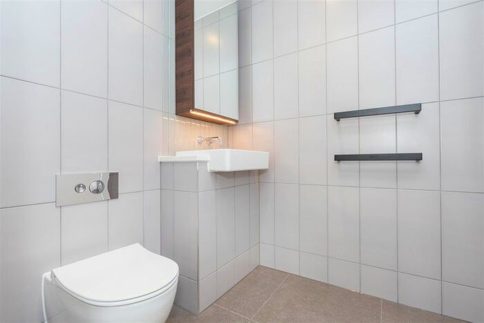 2 Bedroom Flat To Rent In Postmark, Phoenix Place, WC1X