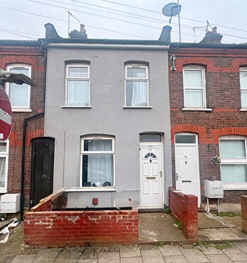 3 Bedroom House For Sale In Ash Road, Luton, Bedfordshire, LU4