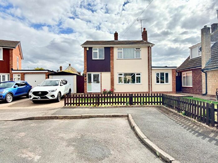 3 Bedroom Detached House For Sale In Troughton Place, Tewkesbury, GL20
