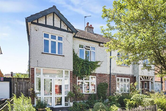 4 Bedroom Semi Detached House For Sale In Siward Road, Bromley, BR2