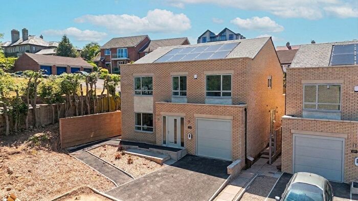 4 Bedroom Detached House For Sale In Pear Tree Close, Scarborough, YO11