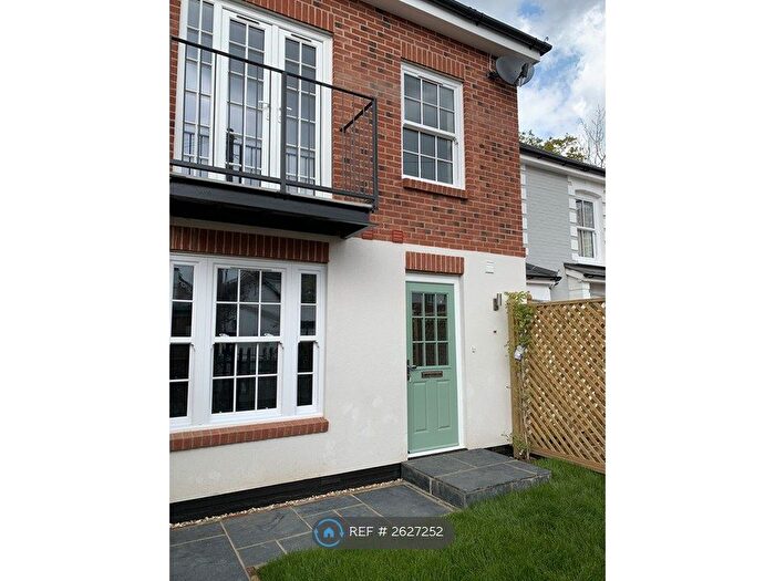2 Bedroom Terraced House To Rent In Fleet Road, Fleet, GU51