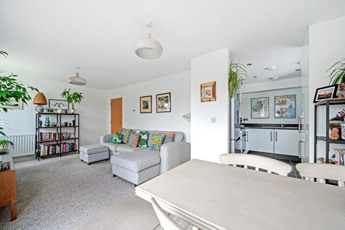 1 Bedroom Flat For Sale In Limerick Close, Balham, London, SW12