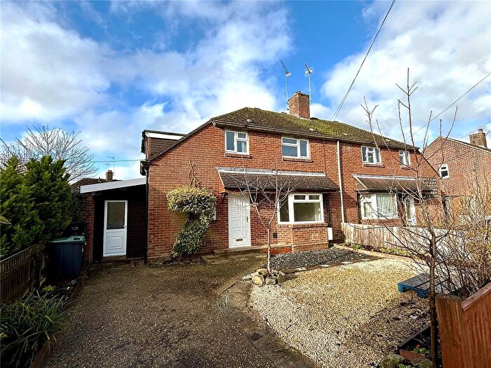 3 Bedroom Semi Detached House For Sale In Picket Close, Fordingbridge, Hampshire, SP6