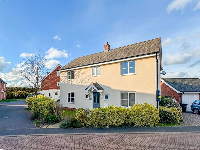 4 Bedroom Detached House For Sale In Maidenhair Way, Red Lodge, IP28