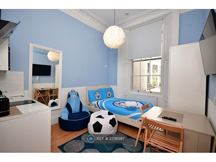 Studio To Rent In Kensington Gardens Square, London, W2