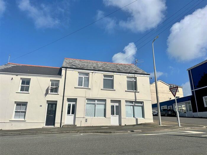 2 Bedroom Maisonette To Rent In Robert Street, Milford Haven, SA73