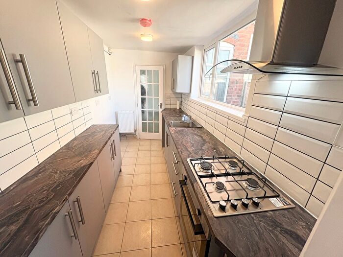 2 Bedroom Terraced House To Rent In Silverton Road, Smethwick, B67