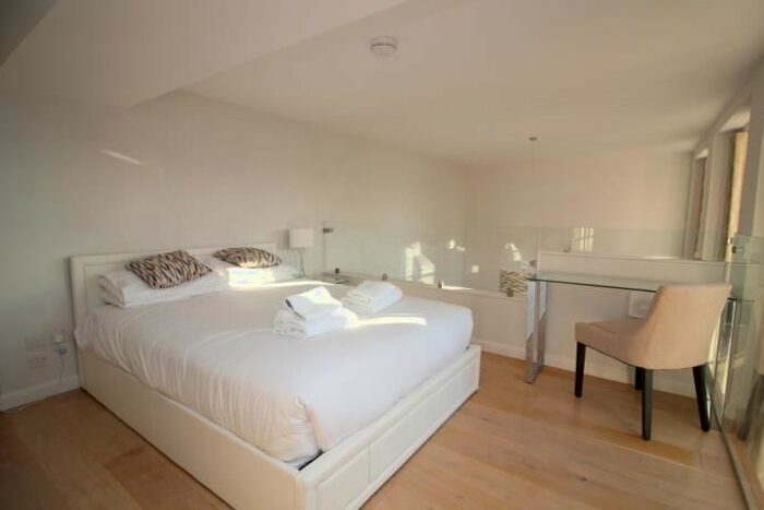 1 Bedroom Flat To Rent In Flat, Mcdonald Road, Edinburgh, EH7