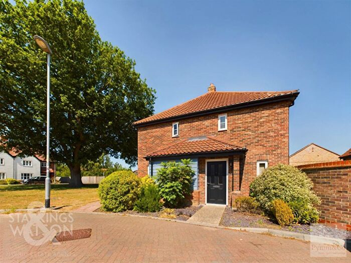 2 Bedroom Semi Detached House To Rent In Minns Crescent, Poringland, NR14
