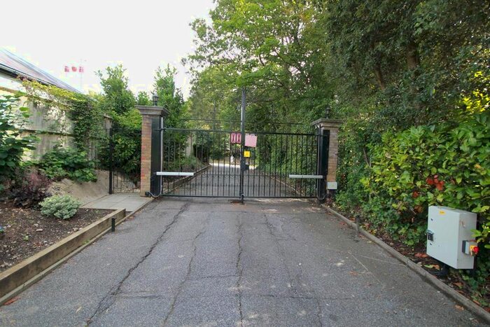 2 Bedroom Flat To Rent In Highlawn Hall, Sudbury Hill, Harrow, HA1