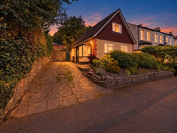 3 Bedroom Detached House For Sale In Ref: Gk - Godstone Road, Whyteleafe, CR3
