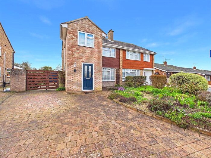 3 Bedroom Semi Detached House For Sale In Dove Lane, Chelmsford, CM2