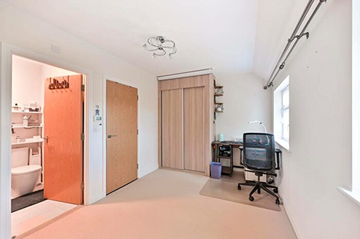2 Bedroom End Of Terrace House To Rent In Wallingford Way, Maidenhead, SL6