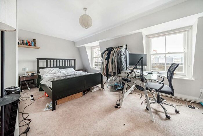 4 Bedroom Flat To Rent In Grosvenor Terrace, Camberwell, London, SE5
