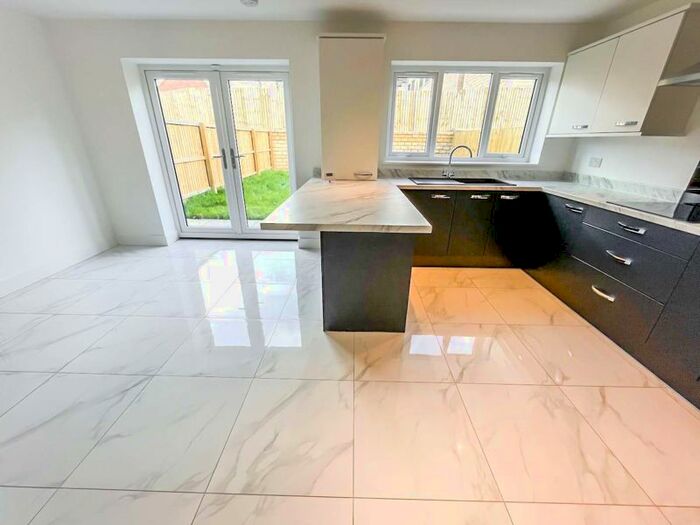 3 Bedroom Detached House For Sale In Whalley Road, Ramsbottom, Bury, BL0