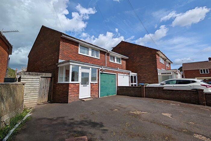 3 Bedroom Semi-Detached House To Rent In Salem Street, SO15
