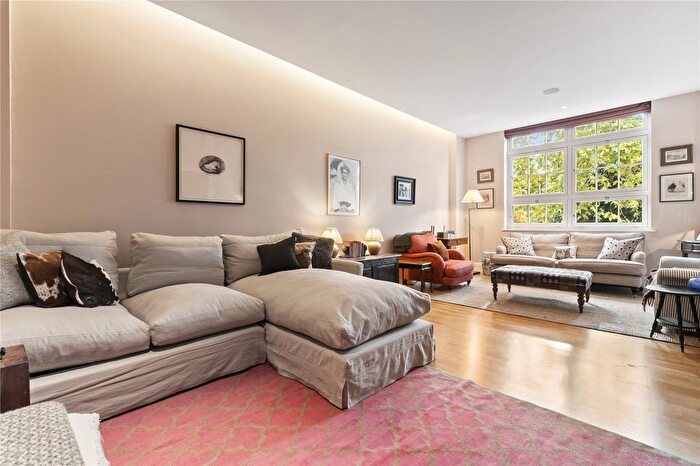 2 Bedroom Maisonette To Rent In Grove Lane, London, SE5