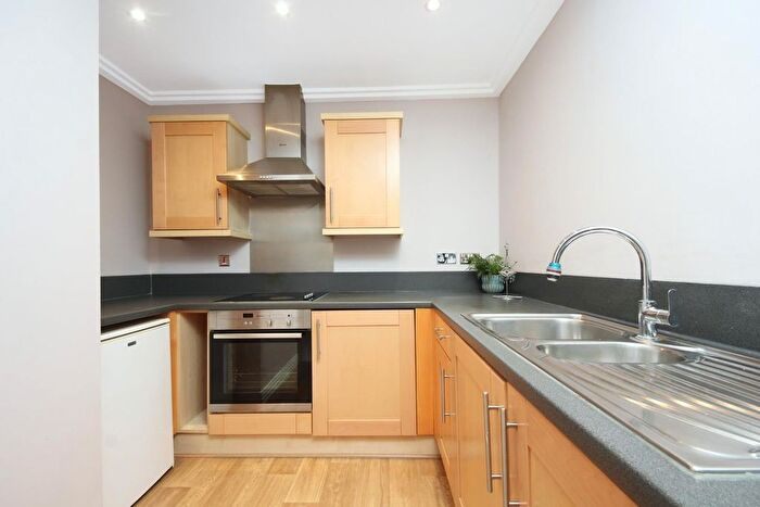 1 Bedroom Flat To Rent In Trentham Court, W3
