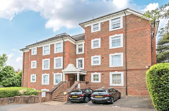 1 Bedroom Flat To Rent In Woodside Grange Road, Woodside Park, N12