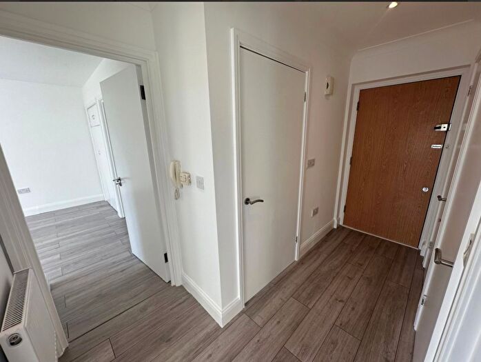 2 Bedroom Flat To Rent In Paveley Coiurt, Langstone Way, Mill Hill, NW7